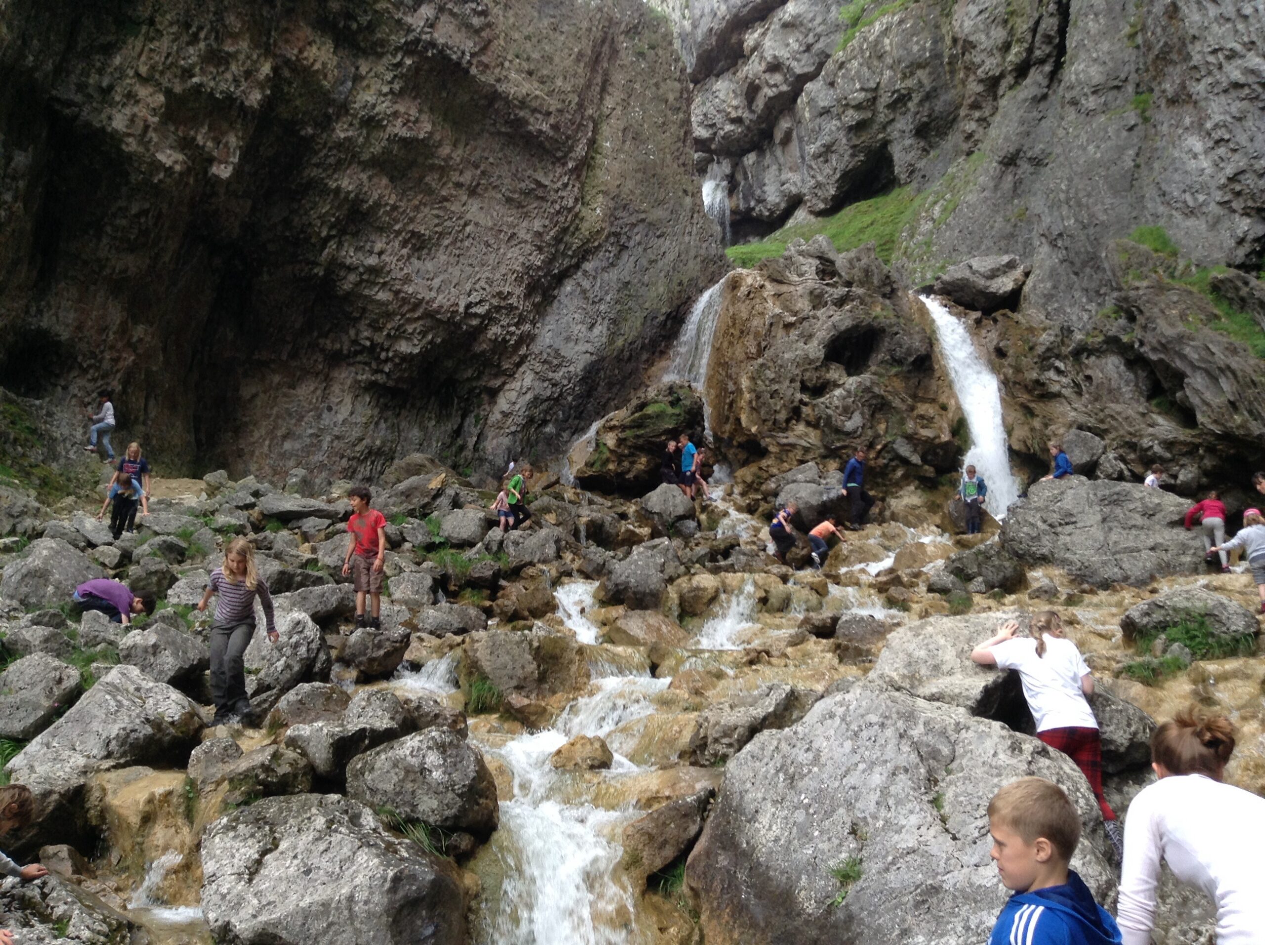 Y5/6 discover the source of the Aire and have a great day around Malham